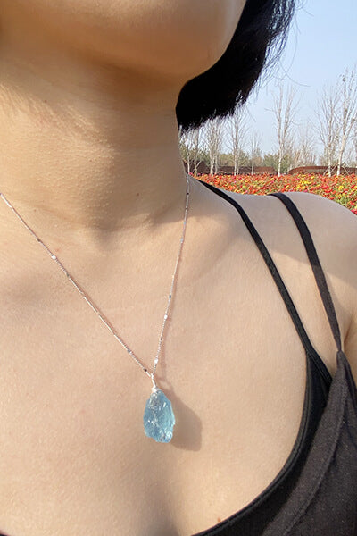 Calm Power Irregular Blue  Crystal Necklace